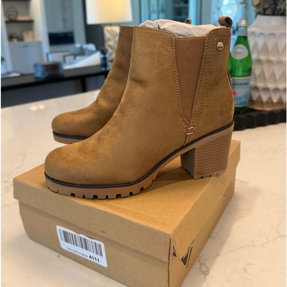 JABASICS Suede Ankle Bootie, Women’s Size 8, New With Tags